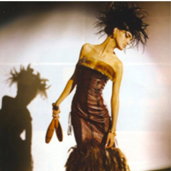 Met gala inspired vintage luxury open hat by  designer Kokin wearable art - Picture 16 of 17